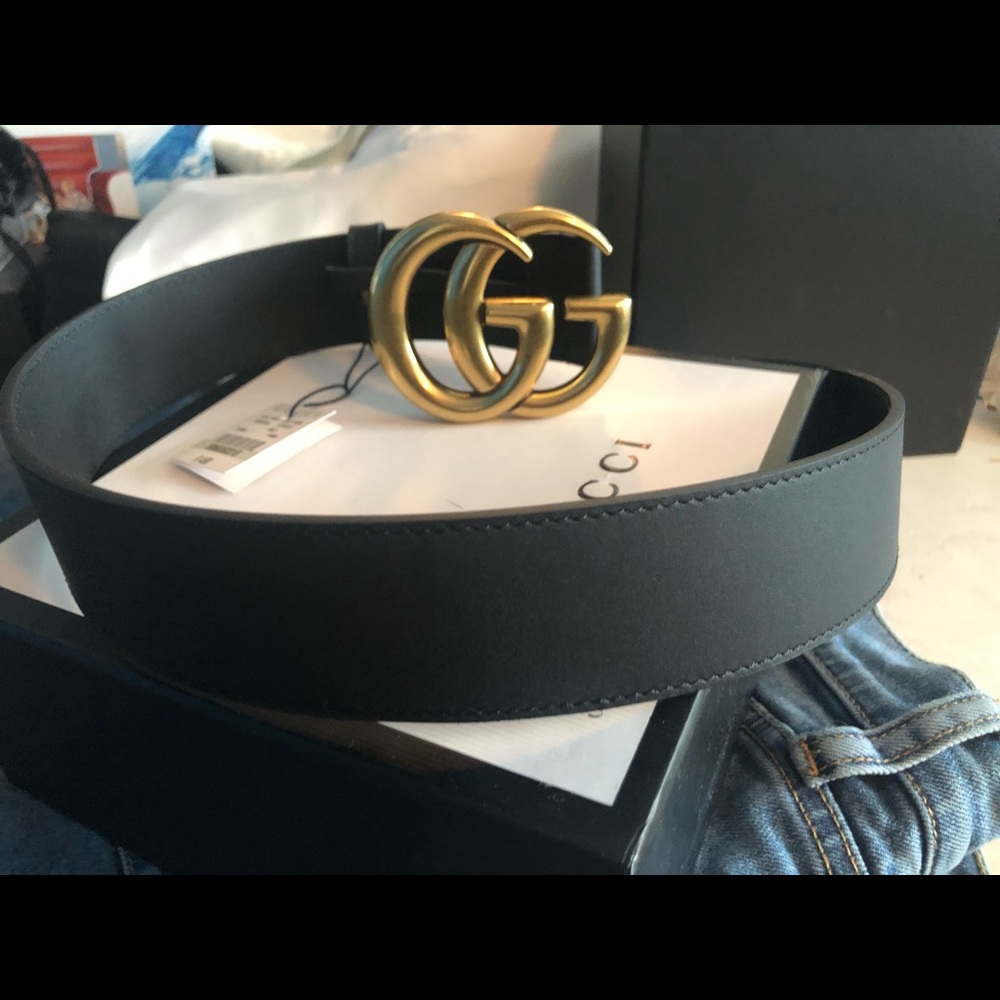 GUCCI Leather belt with Double G buckle